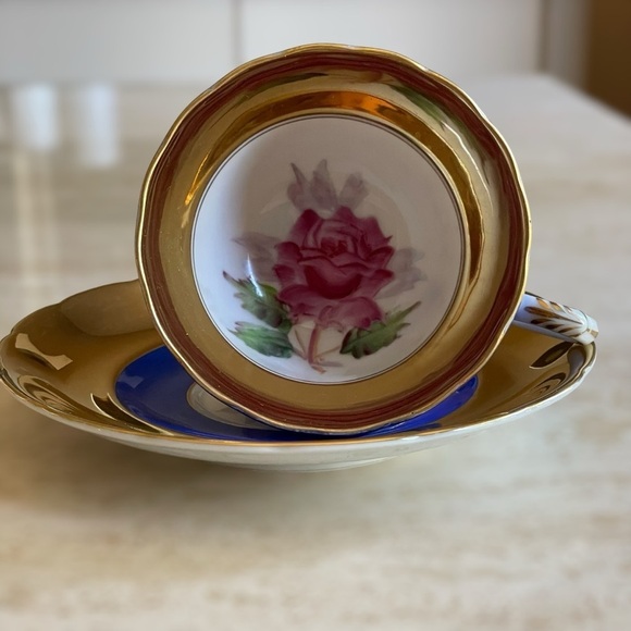 Vintage Oakwood Hand Painted 1940s-1950s tea cup and saucer set - Picture 2 of 16